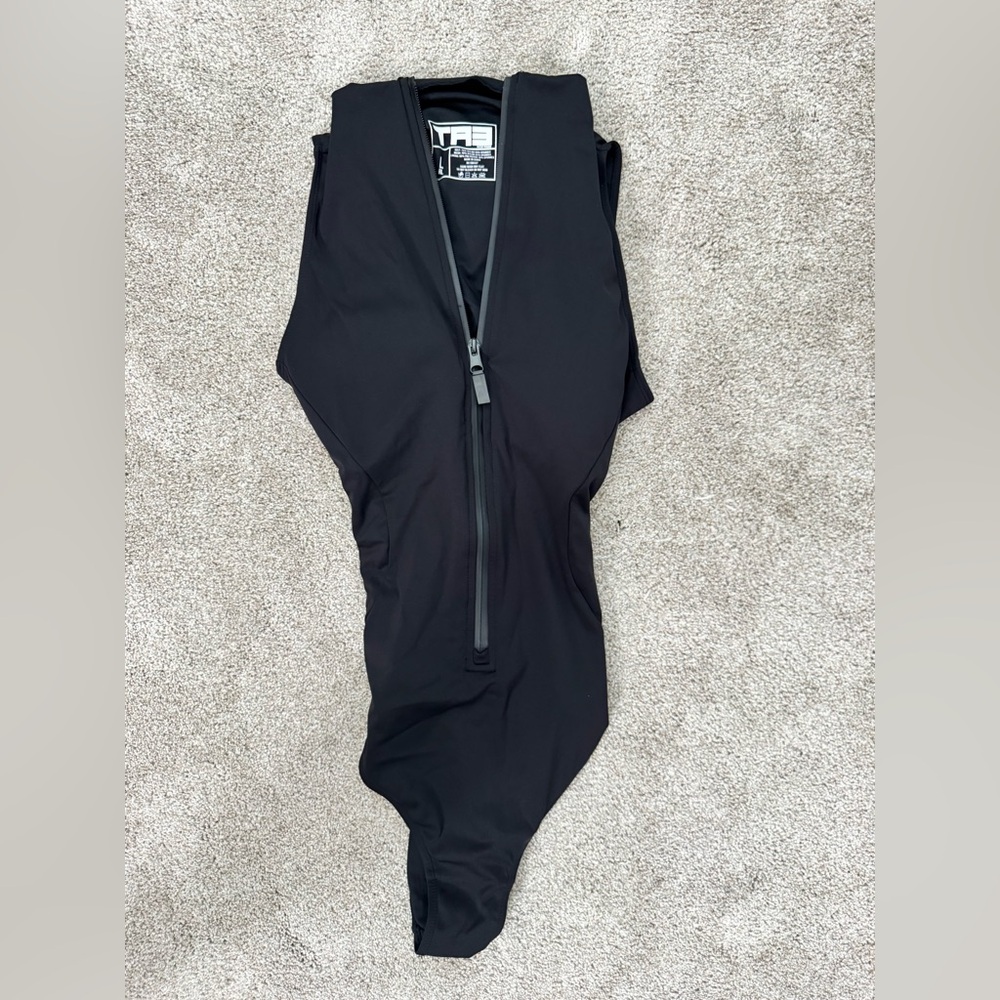TA3 Surfy Sleeveless Sculpting One Piece Swimsuit Black Zip Front  Size L RL